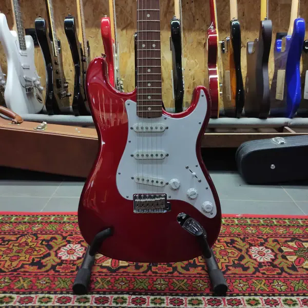 Электрогитара Fender Stratocaster Standard SSS Red Japan 1995