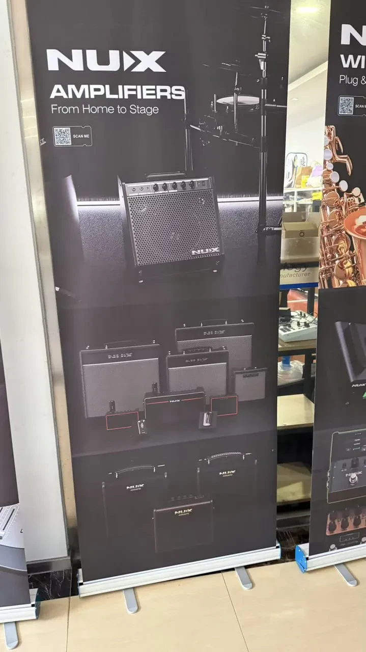 Стойка для комбоусилителя Nux роликовая