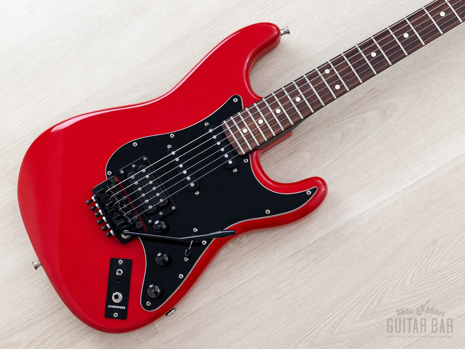 Б/У электрогитара Fernandes Brad Gillis Signature ST-80BG H-S-S Superstrat, красный