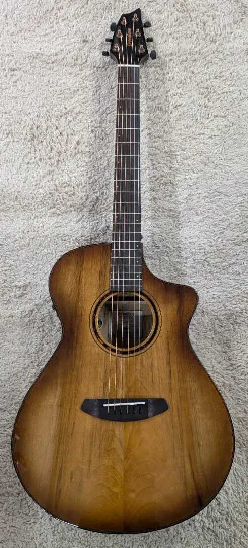 Breedlove PSCN49CEMYMY Pursuit Exotic S Concert Amber CE Myrtlewood Guitar