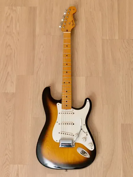 Электрогитара Fender Custom Shop 1954 Stratocaster SSS Sunburst w/case USA 1990