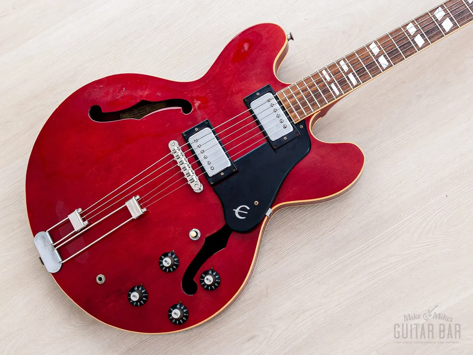 Б/У полуакустическая гитара Epiphone Riviera H-H, 1981, Япония, с Maxon Humbuckers
