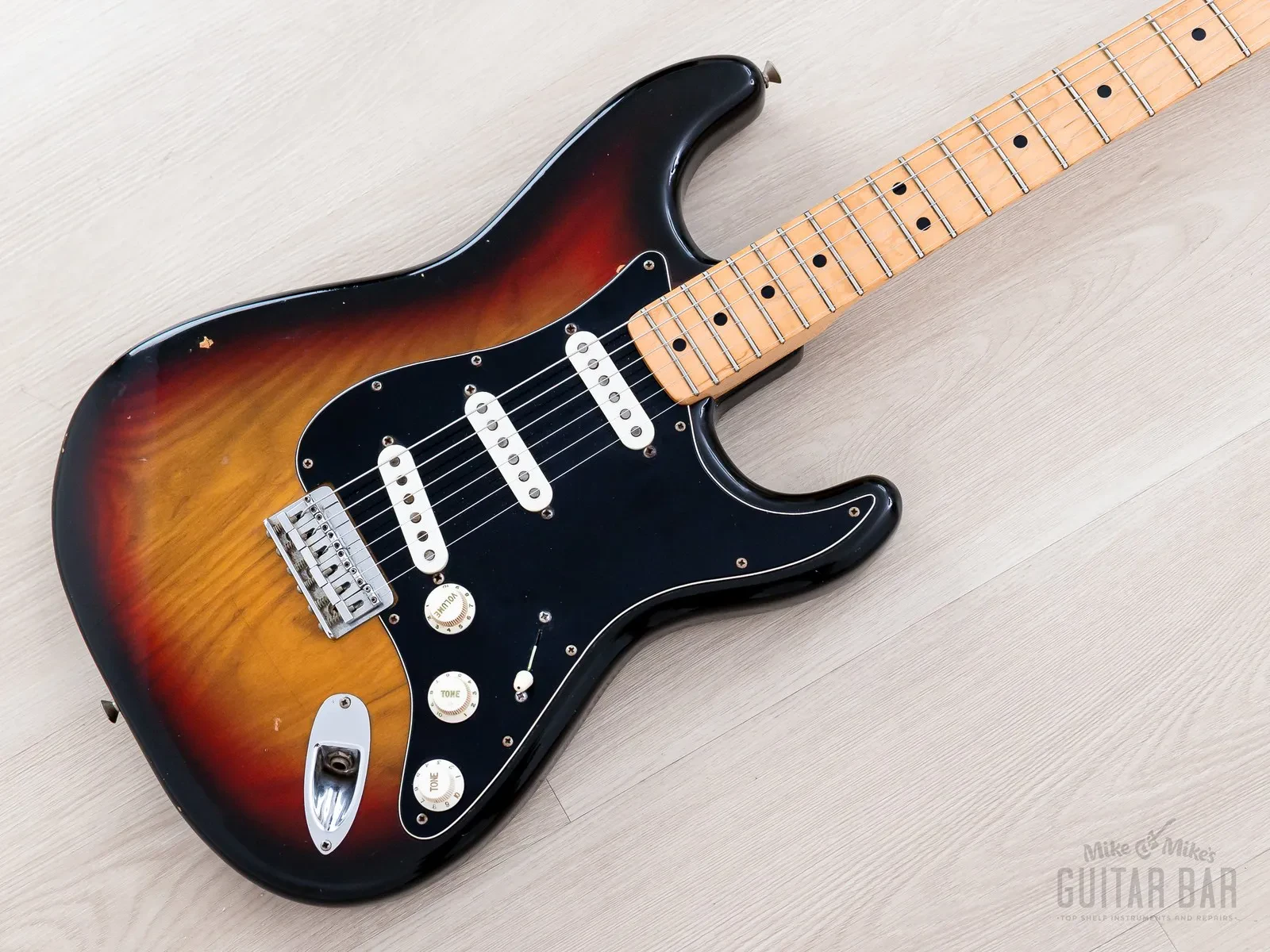 1976 Fender Stratocaster Hardtail Vintage Electric Guitar Sunburst w/ Case