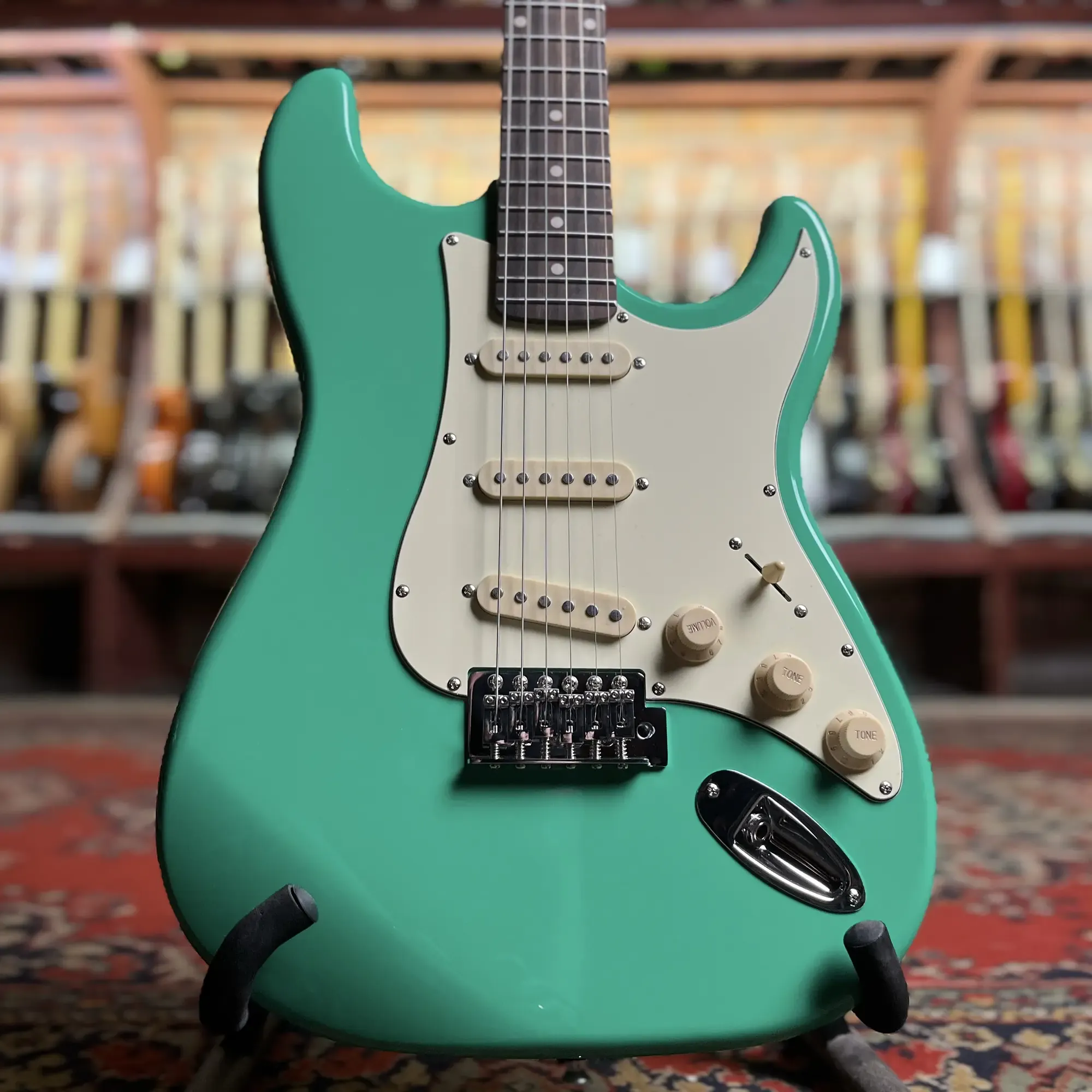 Электрогитара DeMarco DMSEST200 Stratocaster SSS Green