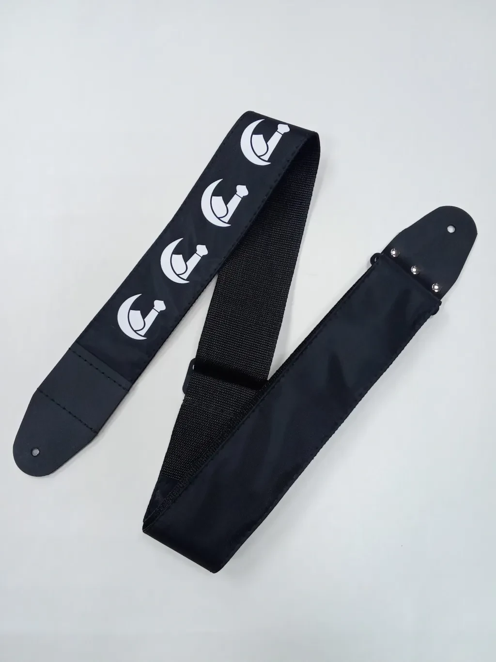 MZ-RGE-7-1ApIslamBk Ремень для гитары, черный, аппликация Ислам, MEZZO