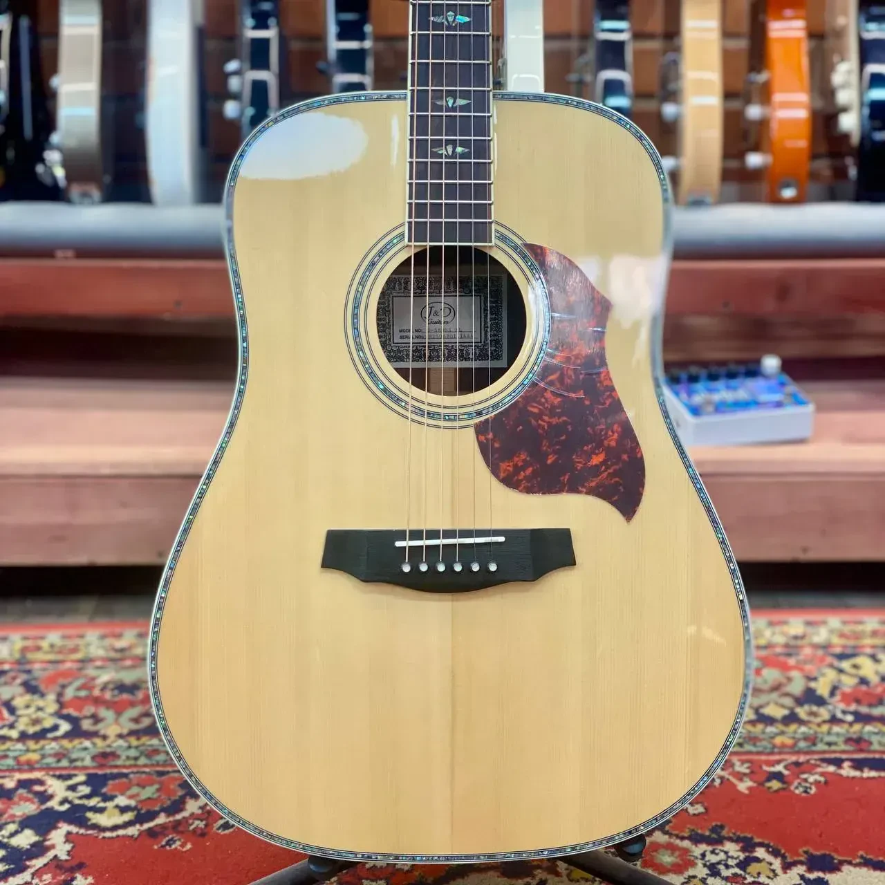 Акустическая гитара J&D Guitars D-580SS All-Solid Dreadnought Natural
