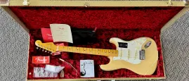 Fender American Vintage II 1957 Vintage Blonde Stratocaster w/Case - 8.2lbs
