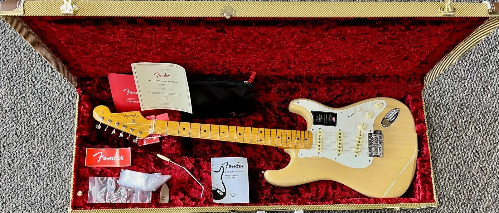 Fender American Vintage II 1957 Vintage Blonde Stratocaster w/Case - 8.2lbs