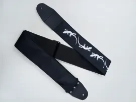 MZ-RGE-7-1ApLizardBk Ремень для гитары, черный, аппликация Ящерица, MEZZO