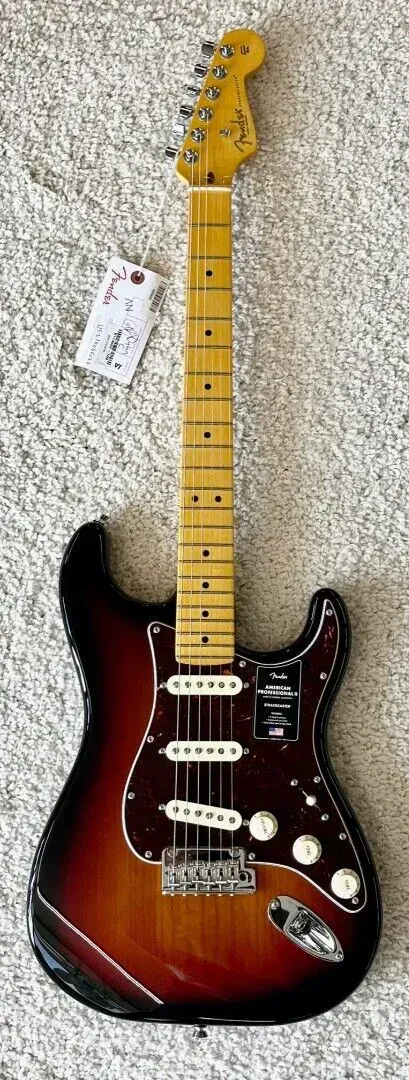Электрогитара Fender American Professional II Stratocaster Sunburst