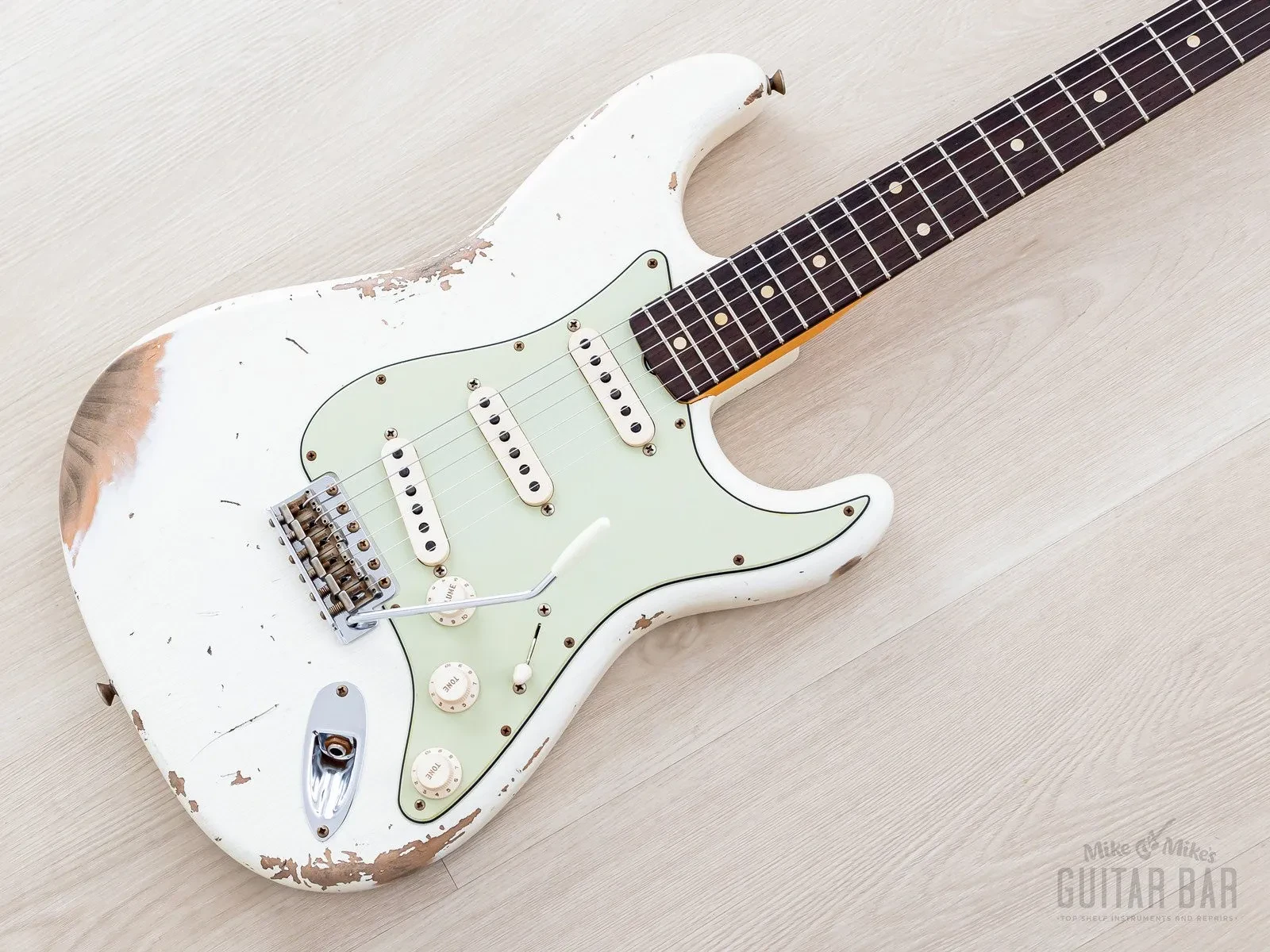 Fender Custom Shop 1961 Stratocaster Heavy Relic Aged Olympic White