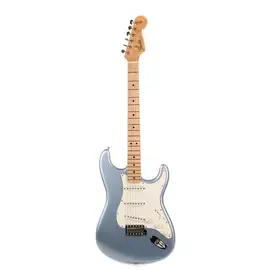 Электрогитара Fender Custom Shop Limited Edition 1965 Stratocaster Aged Ice Blue Metallic