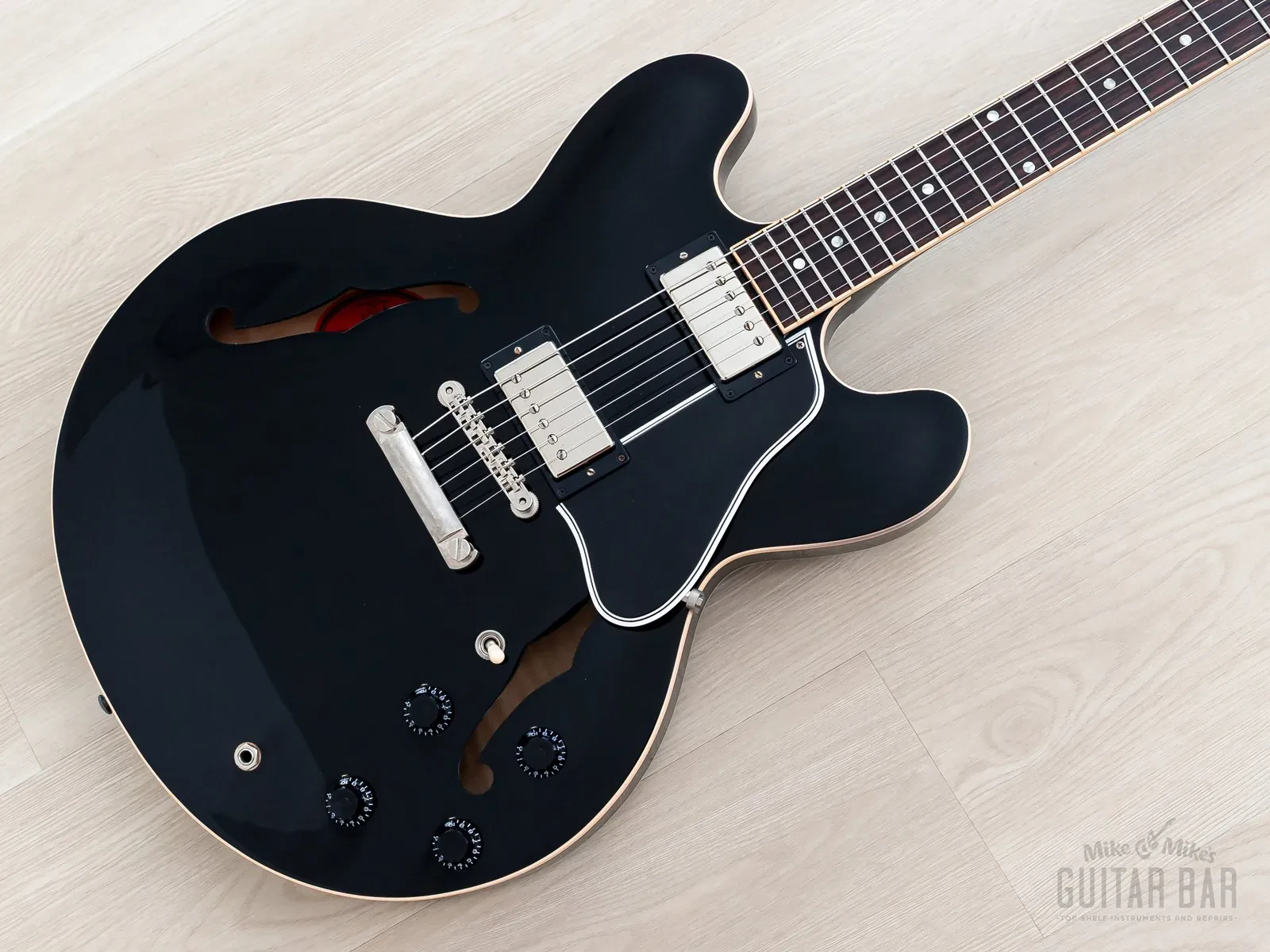 Б/У Электрогитара Gibson ES-335 Dot (Custom Shop Memphis), 2011, чёрный, с звукоснимателями '57 Classic PAF, с кейсом и сертификатом COA