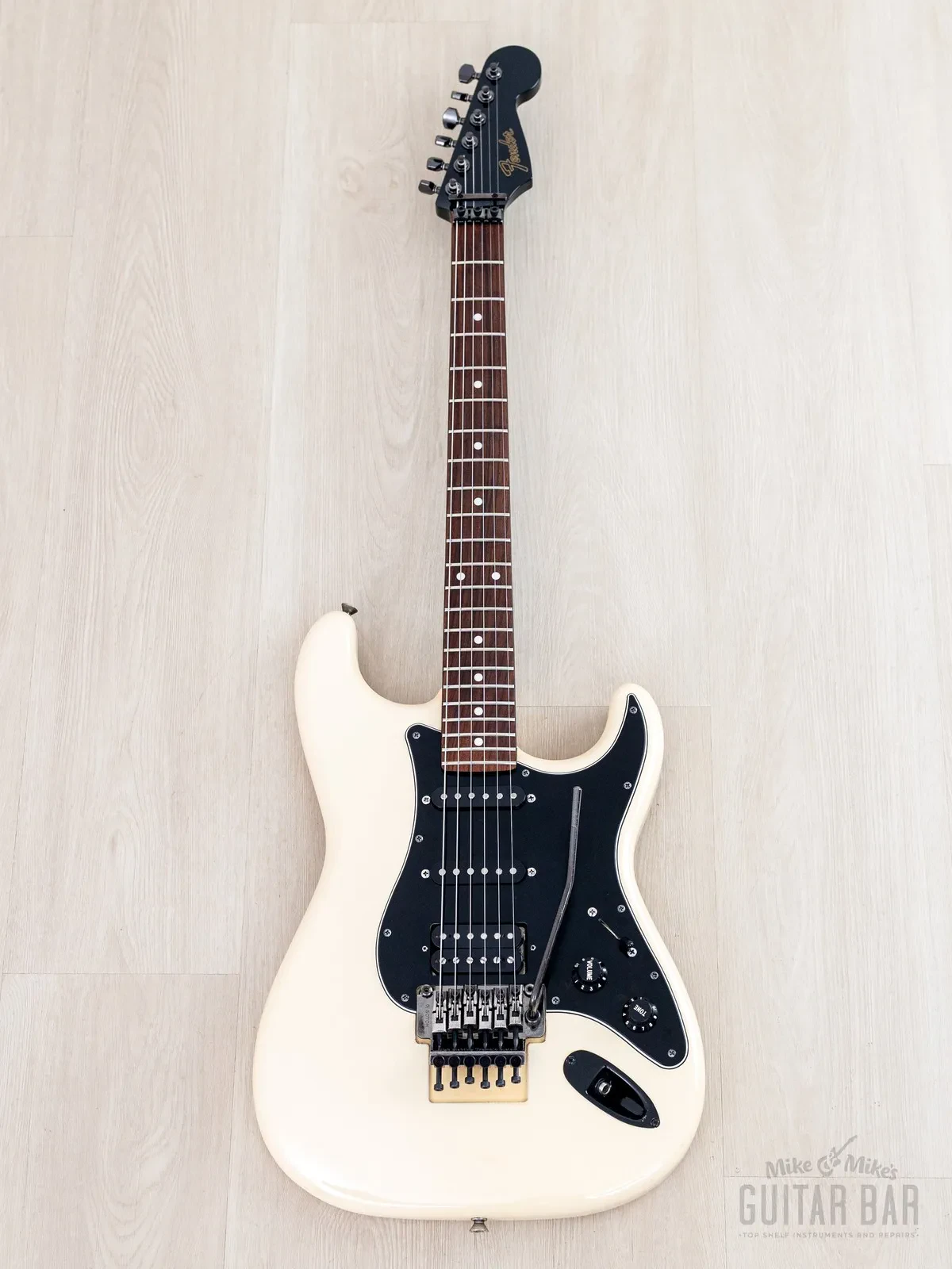 Электрогитара Fender Stratocaster ST62-FR SSH Vintage White w/gigbag Japan 2012