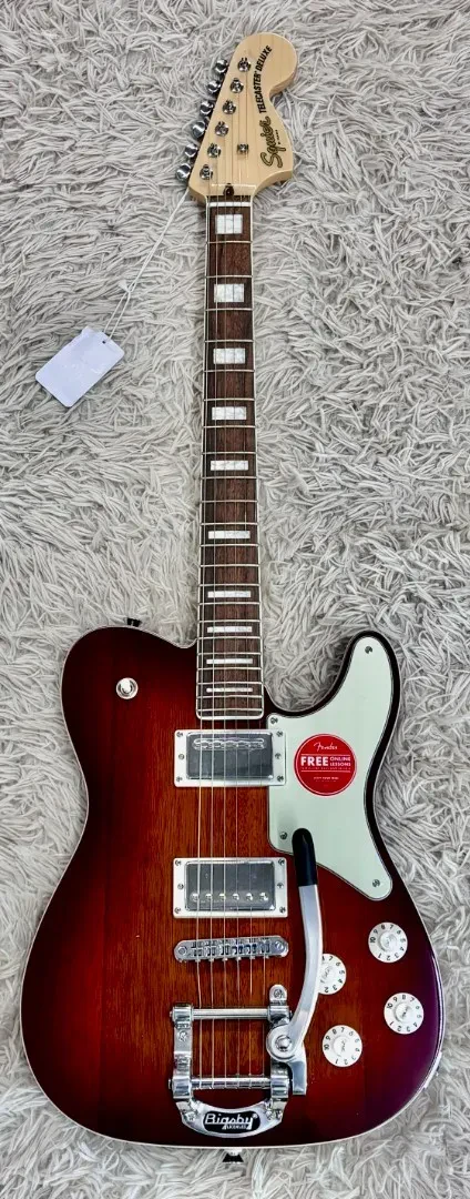 Fender Squier Paranormal Troublemaker Telecaster® Deluxe Bigsby®, Honey Sunbur