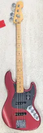 Fender American Ultra II Jazz Bass®, Maple Fingerboard, Sinister Red + HS Case